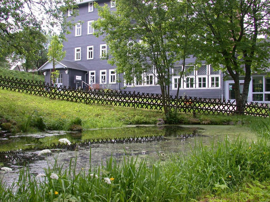 Apartments Und Bistro Zum Glasmacher Gehlberg Exterior foto