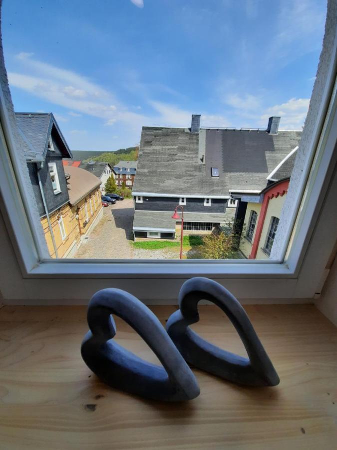 Apartments Und Bistro Zum Glasmacher Gehlberg Exterior foto